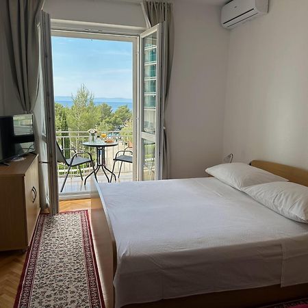 Spacious Family Apartment Near The Beach Makarska Eksteriør billede