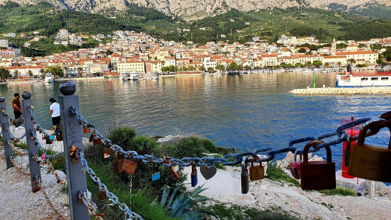 Spacious Family Apartment Near The Beach Makarska Eksteriør billede