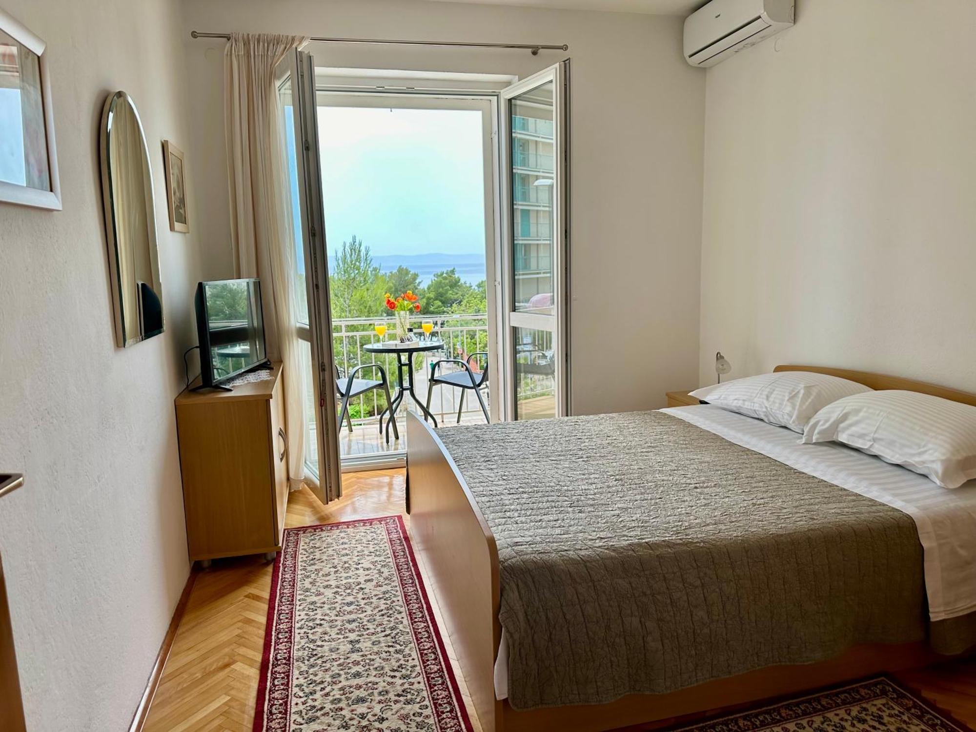 Spacious Family Apartment Near The Beach Makarska Eksteriør billede