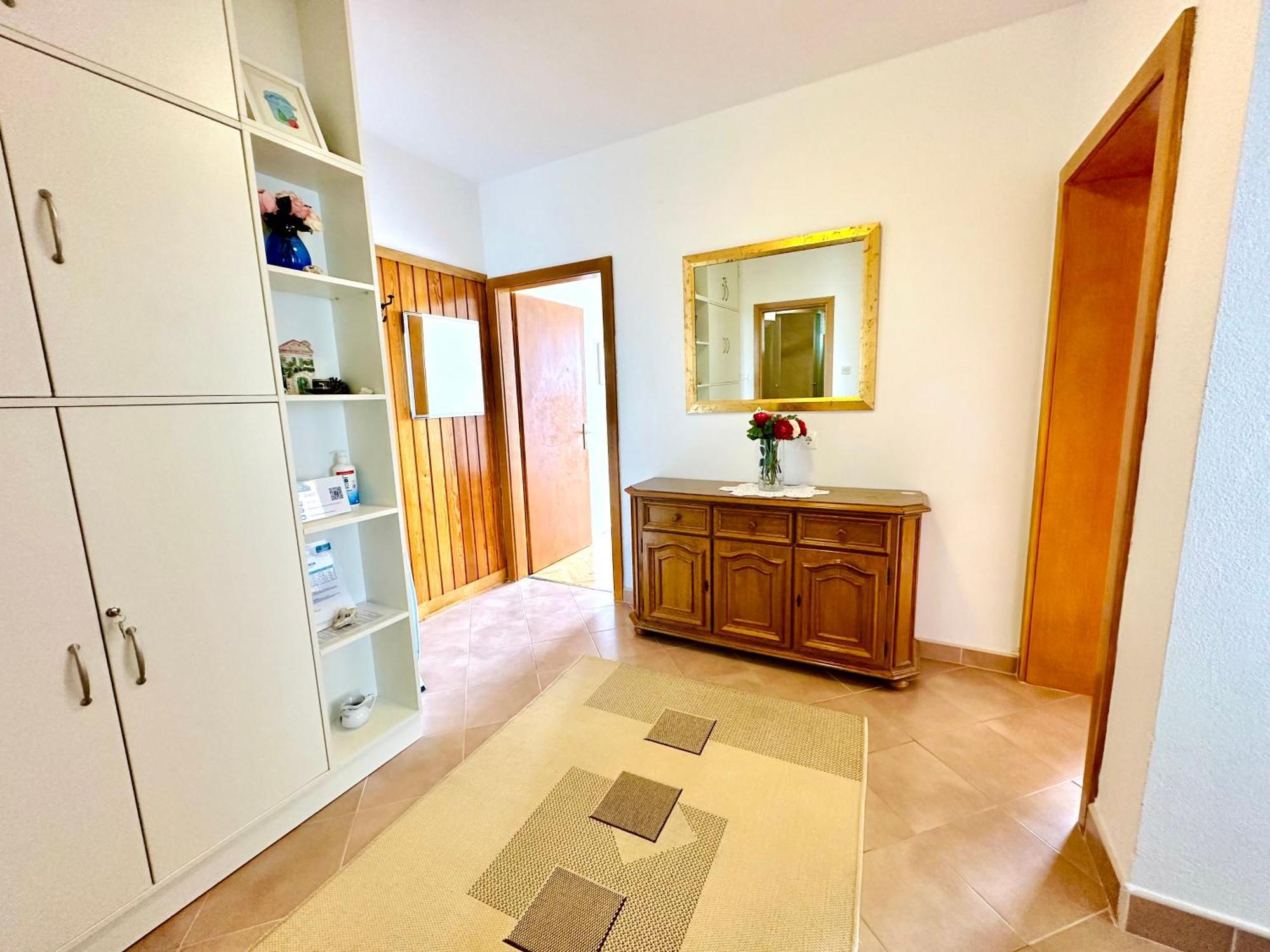 Spacious Family Apartment Near The Beach Makarska Eksteriør billede