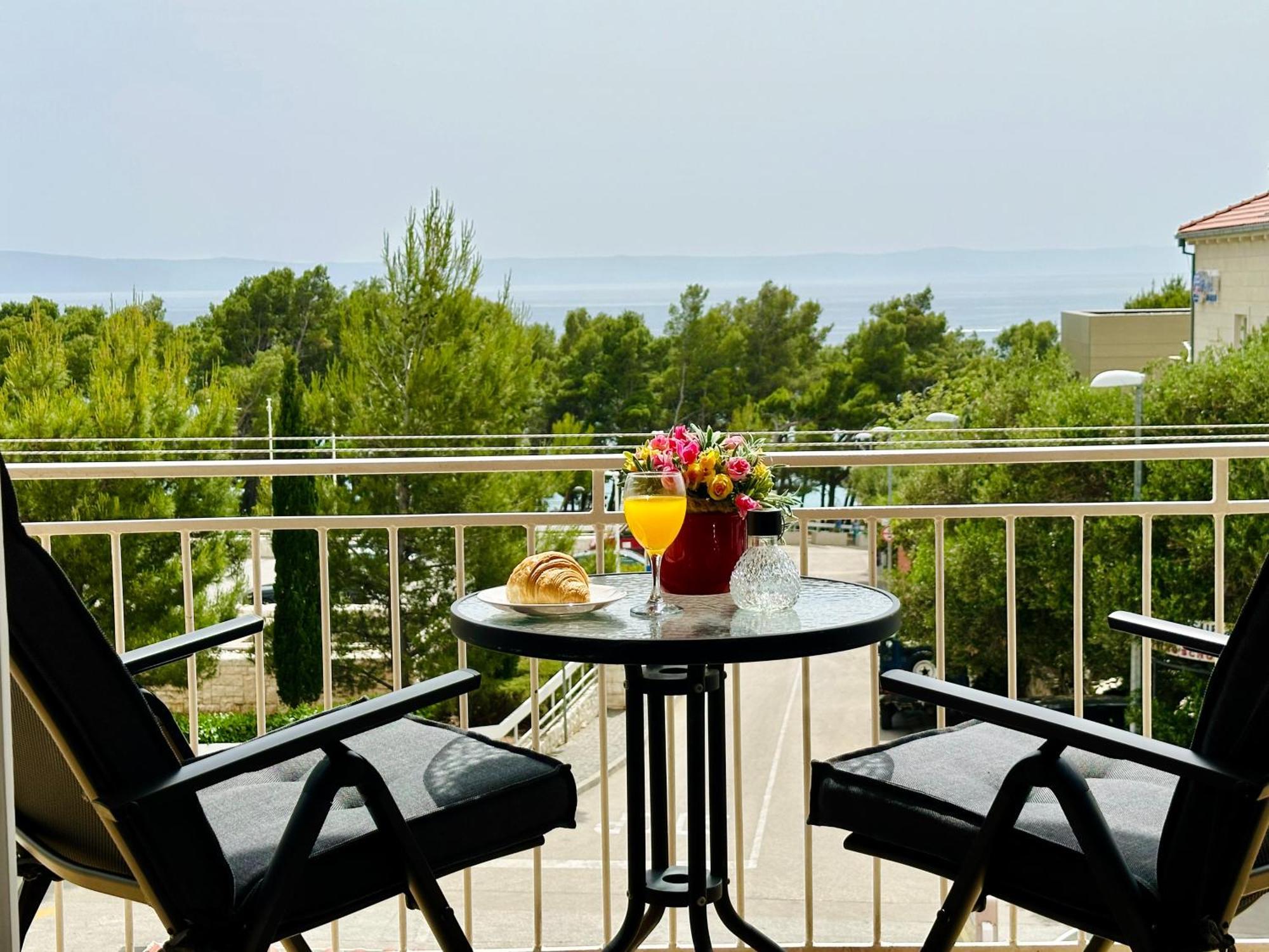 Spacious Family Apartment Near The Beach Makarska Eksteriør billede