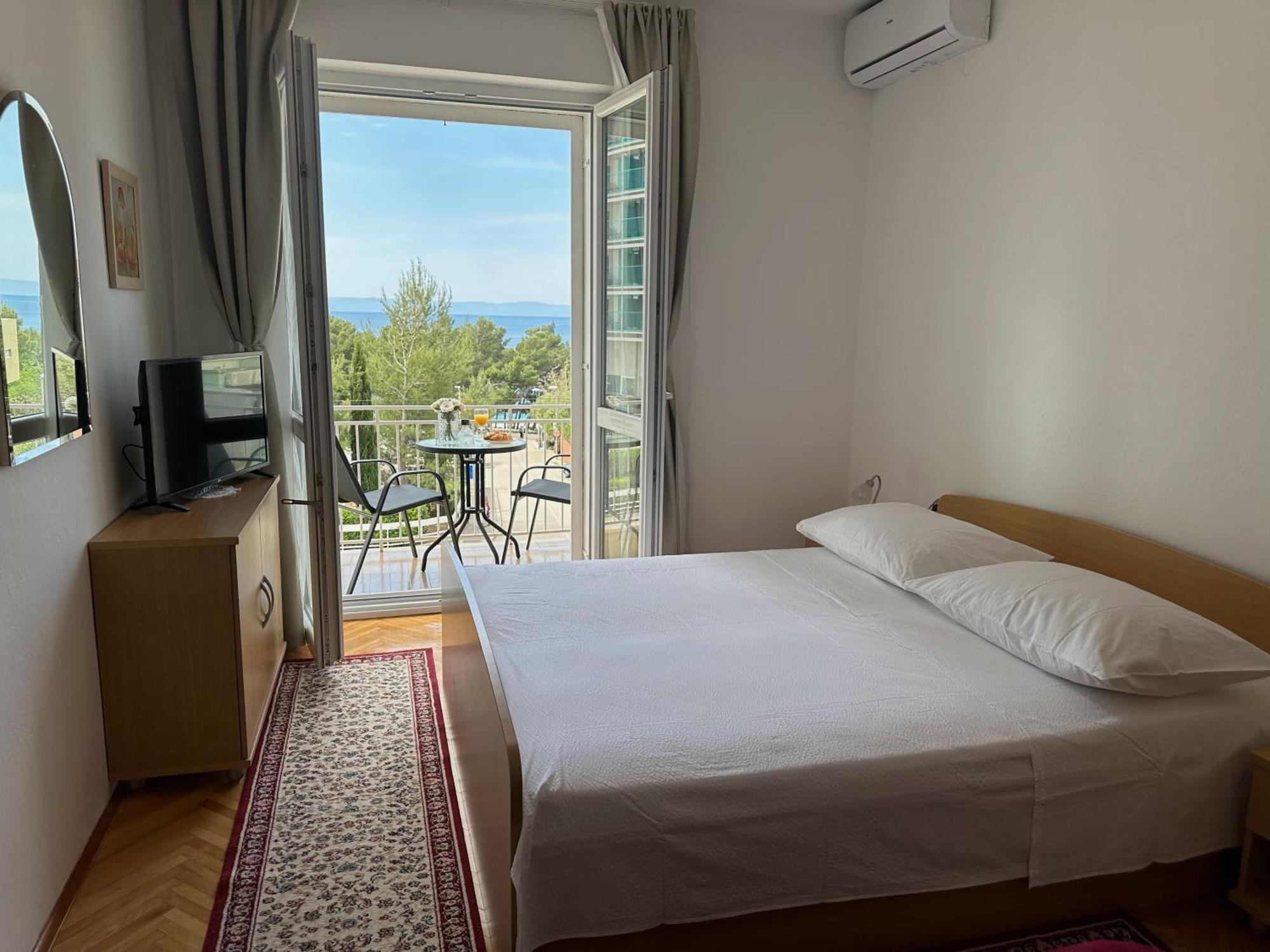 Spacious Family Apartment Near The Beach Makarska Eksteriør billede
