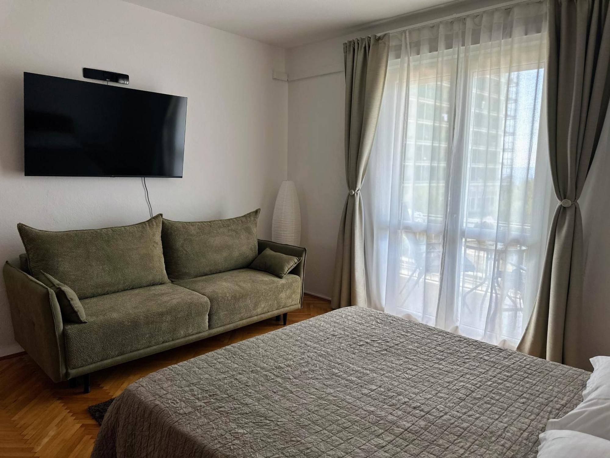 Spacious Family Apartment Near The Beach Makarska Eksteriør billede