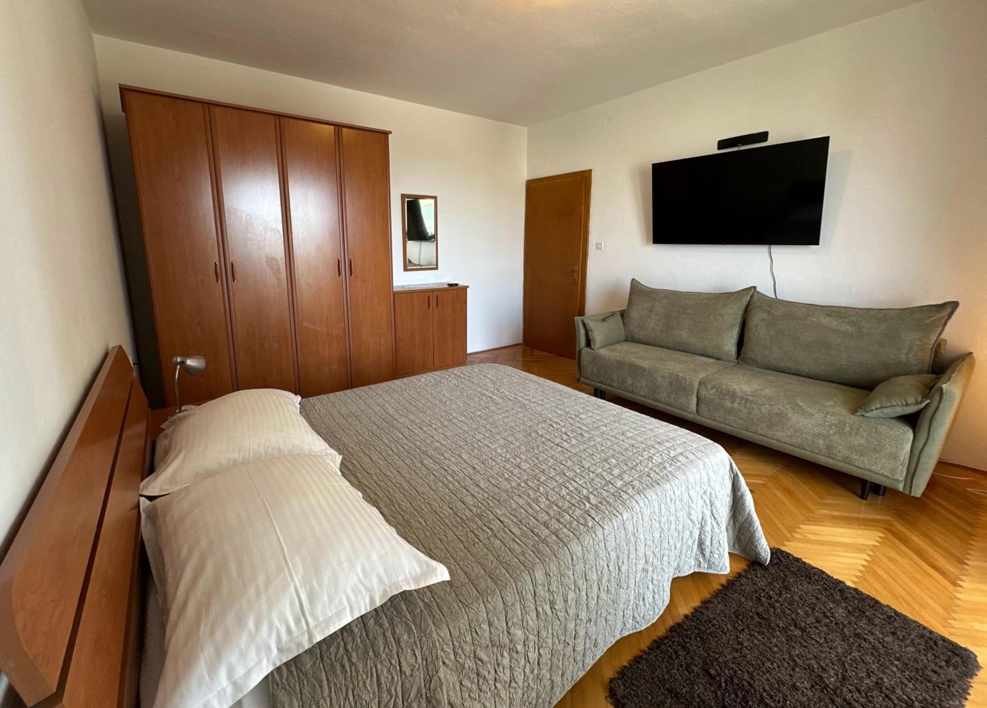 Spacious Family Apartment Near The Beach Makarska Eksteriør billede