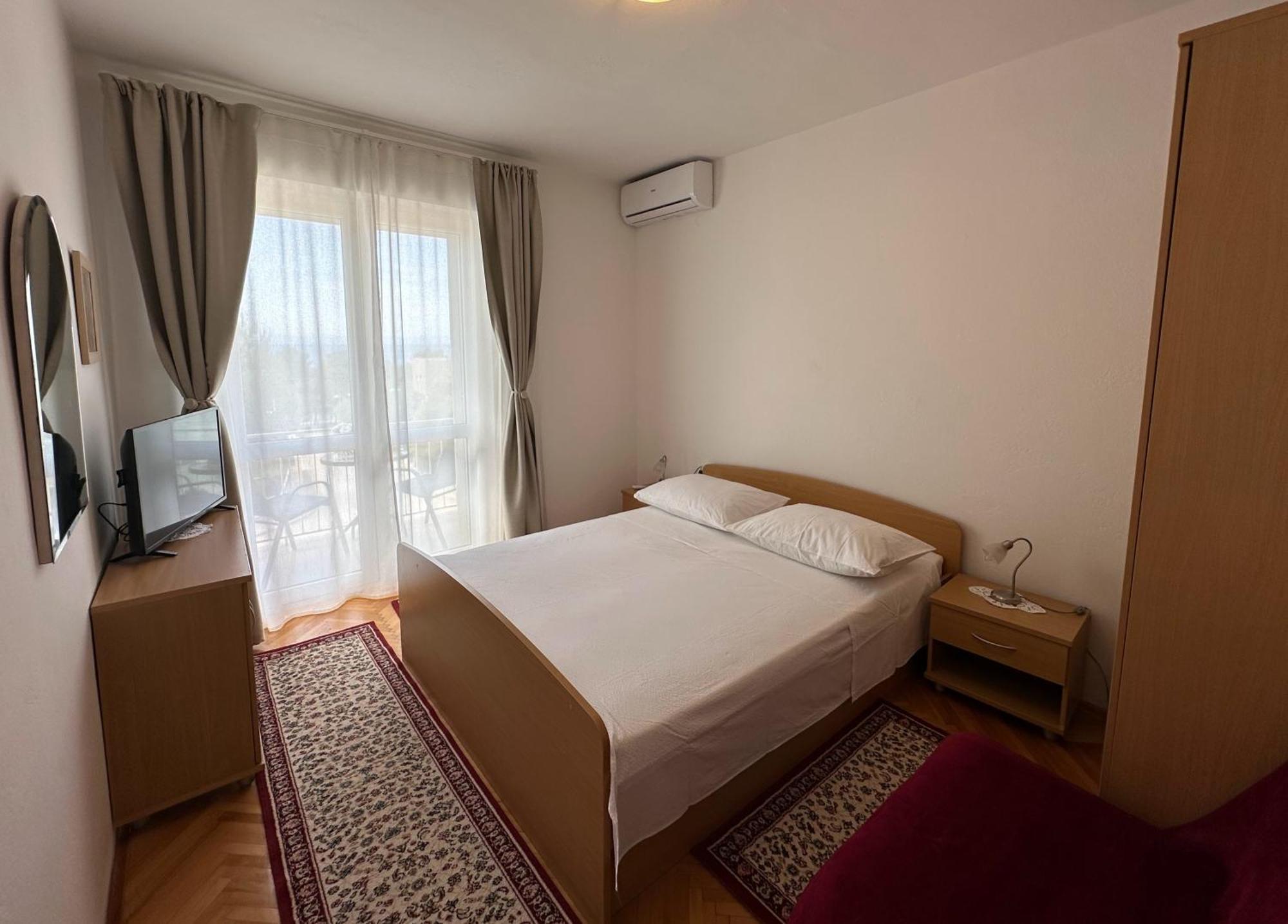 Spacious Family Apartment Near The Beach Makarska Eksteriør billede